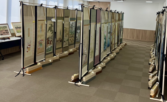 西脇市で開催した掛軸・絵画展
